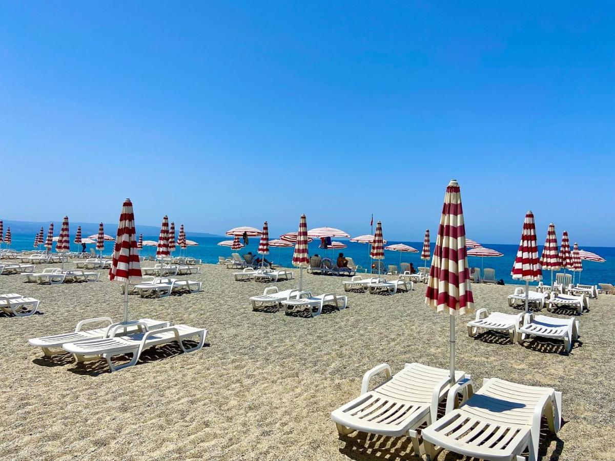 Апартаменты Pizzo Beach Club Экстерьер фото