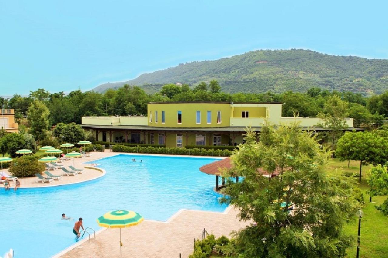 Апартаменты Pizzo Beach Club Экстерьер фото